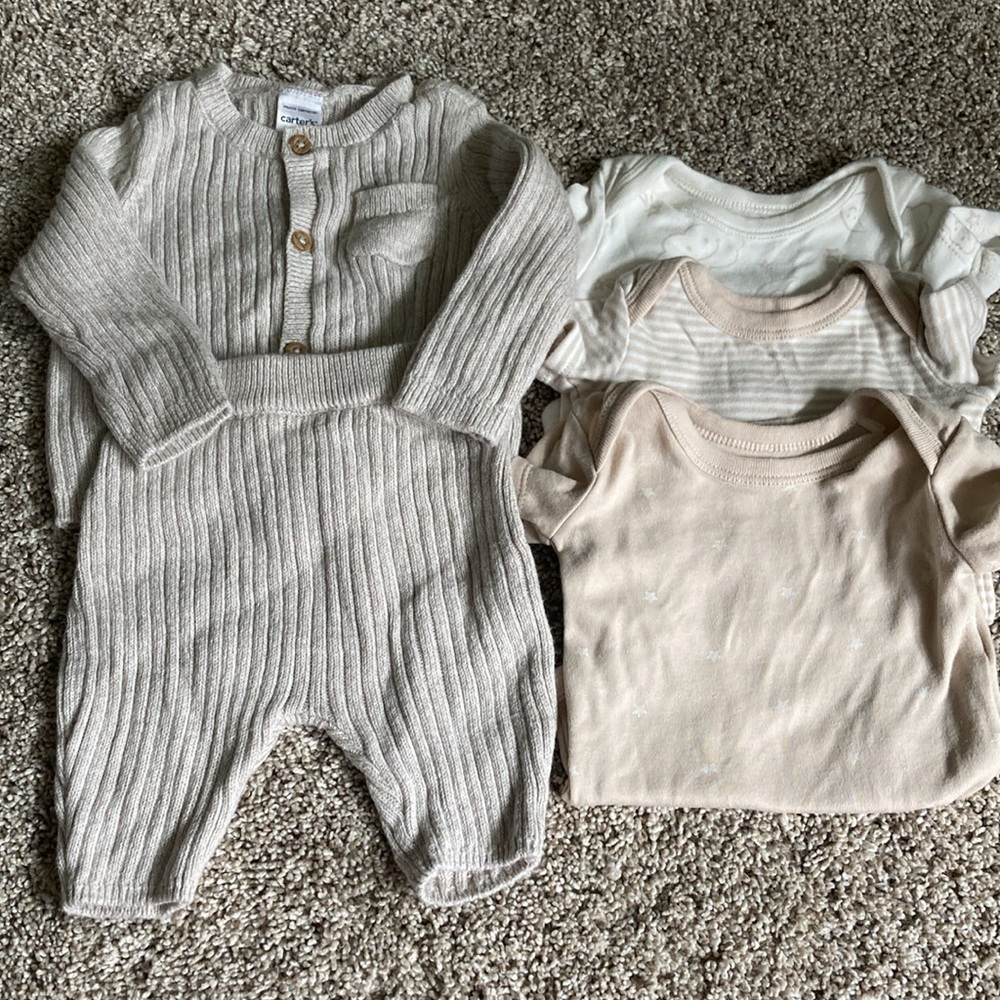 Baby Neutrals bundle - organic cotton and knit set - Carter’s & Huggies Babywear